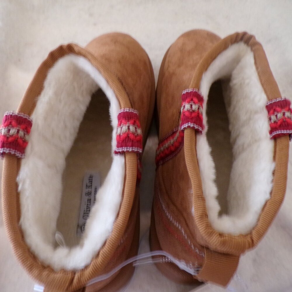 BARGAIN Olivia + Kate Low Slung Faux Fur Lined Platform Women’s Boots Sz 9.5 - Picture 6 of 7